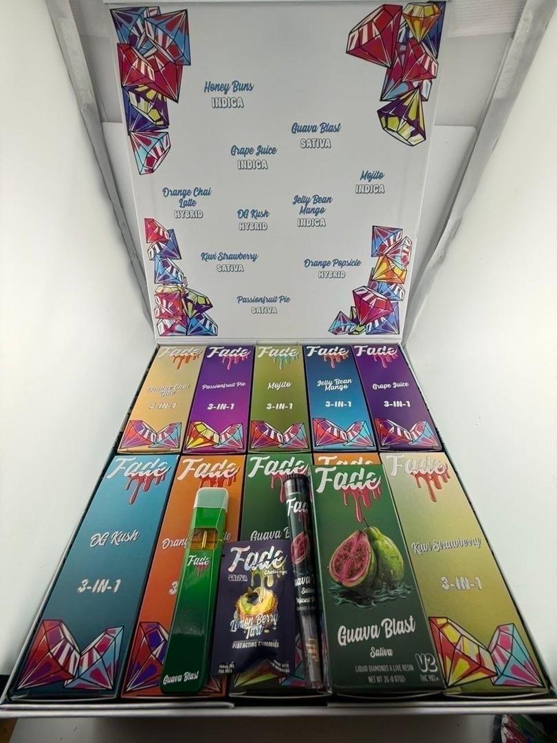 WhatsApp Image 2026-02-24 at 7.07.43 PM fade 2g disposable v2 3 in 1 pack live resin diamonds