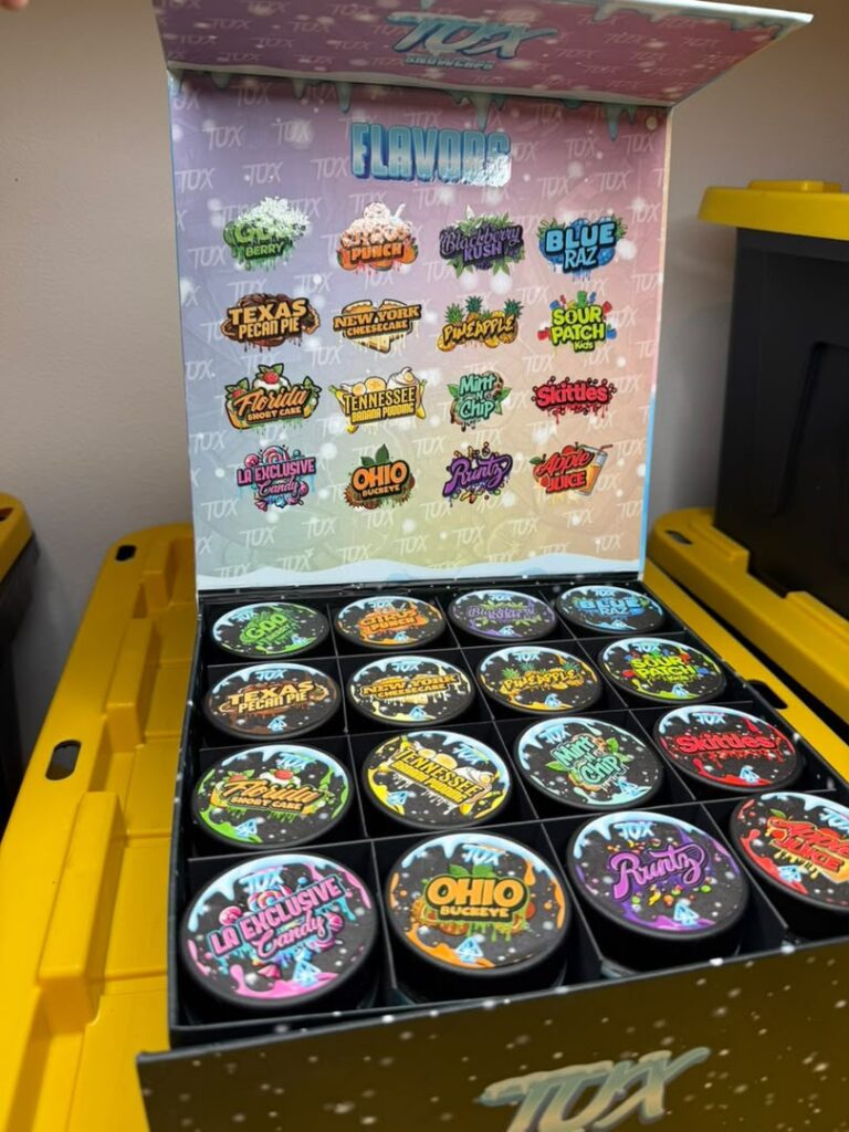 Tux Snowcaps Cannabis Strain